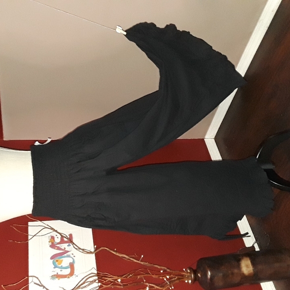 Gift Sold August 2023 Chic Ethos LA Capris - Picture 4 of 13